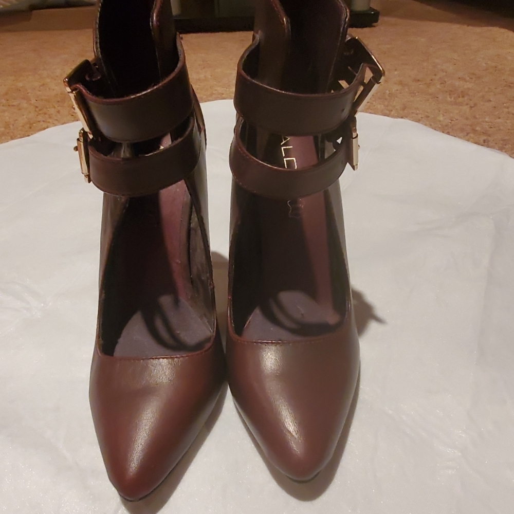 Heels - Picture 3 of 5